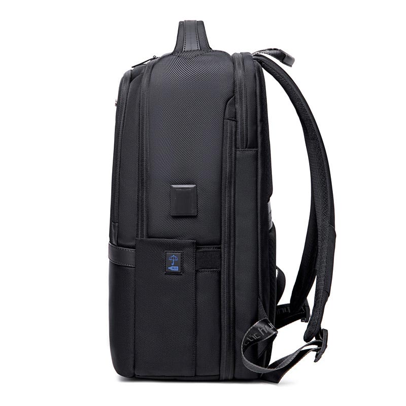 Hunter 16 Inch Expandable Laptop Backpack Water Repellent School Office Travel Day Pack with Built in USB port, B00490